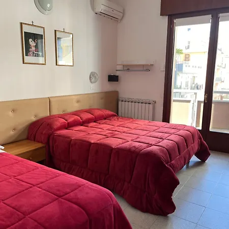 Touring מלון סוטומרינה